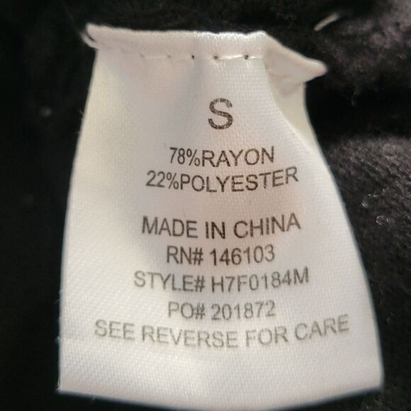 Hippie Rose Black Long Sleeve Side Cinch Cold Shoulder Sweater Top Size Small - Picture 9 of 9